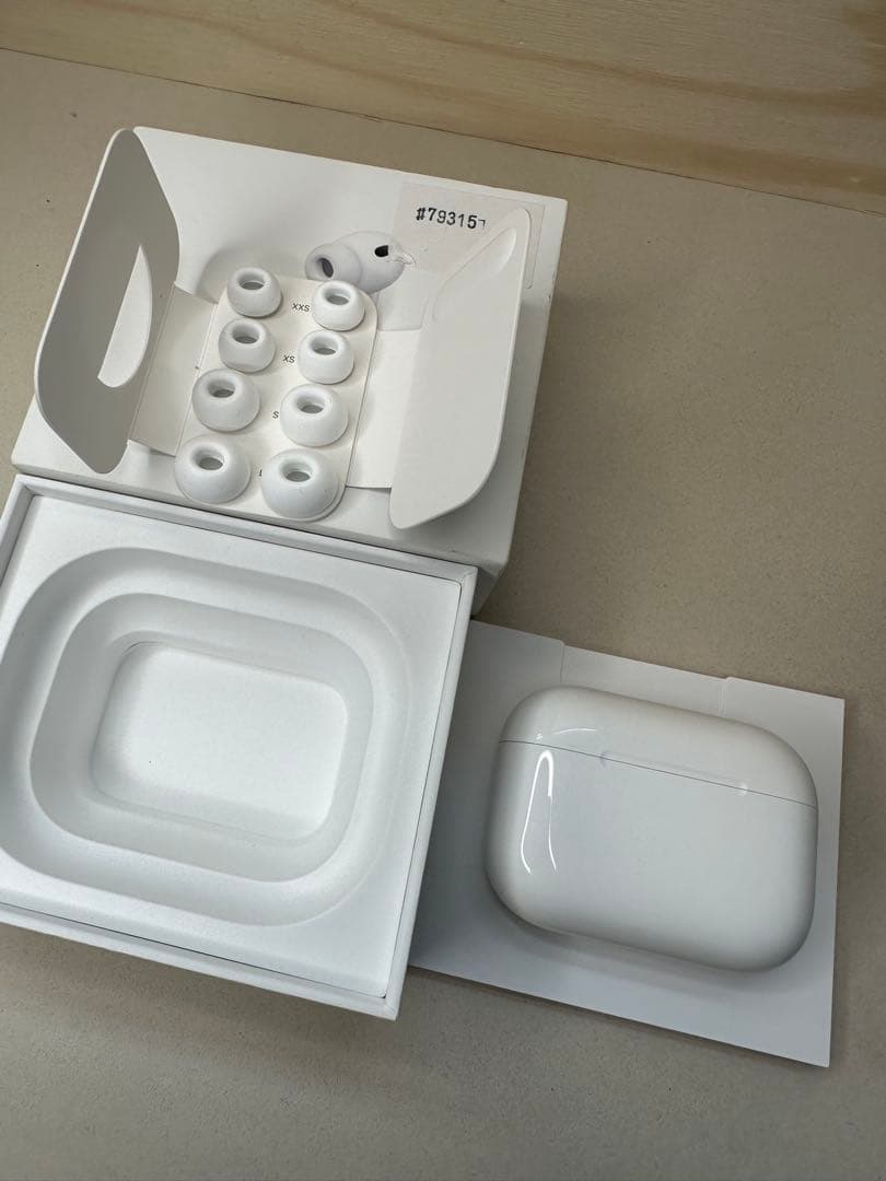 【美品】AirPods Pro 3 MFHP4J/A DHRWJ