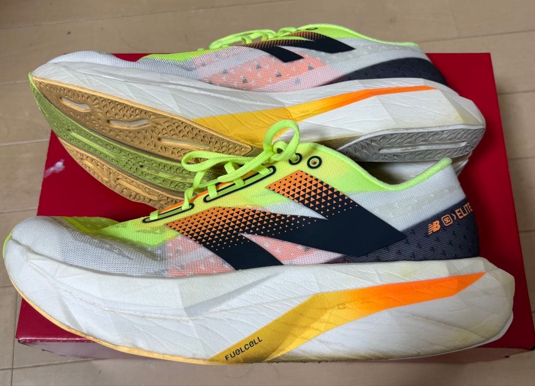 ニューバランス フューエルセル スーパーコンプ エリートv4 27.5