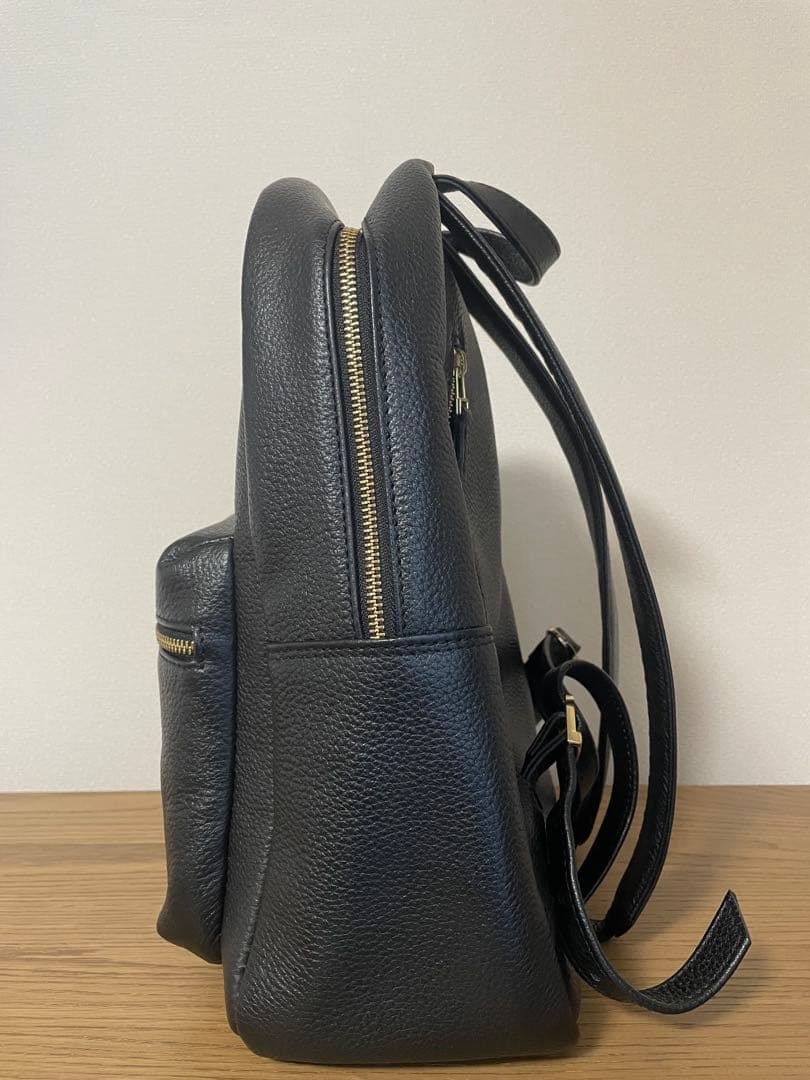 【三連休限定】HushTug 本革 リュック 黒 ゴールドジップ シボ革