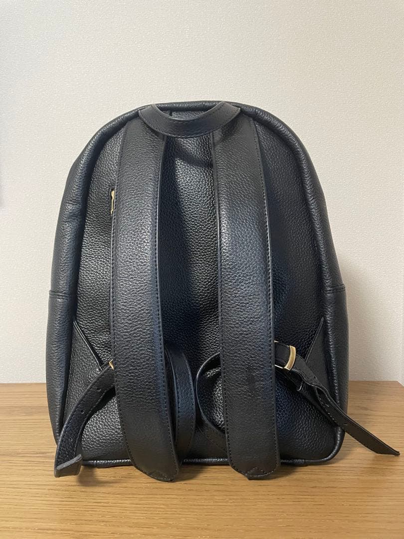 【三連休限定】HushTug 本革 リュック 黒 ゴールドジップ シボ革