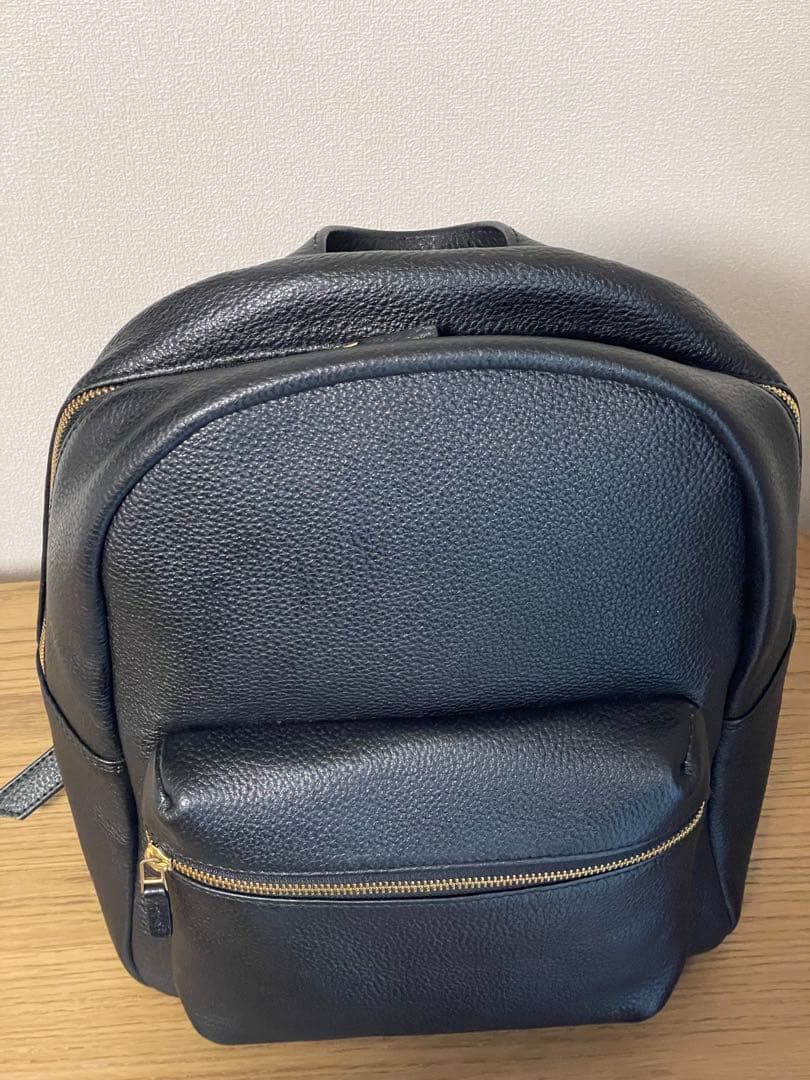 【三連休限定】HushTug 本革 リュック 黒 ゴールドジップ シボ革