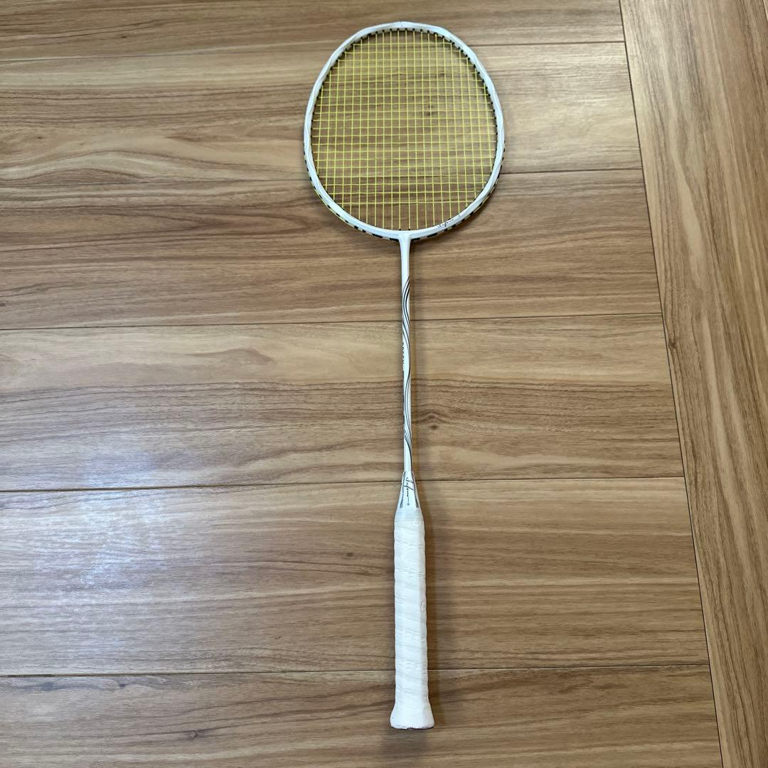 バドミントンラケット インフェルノライト