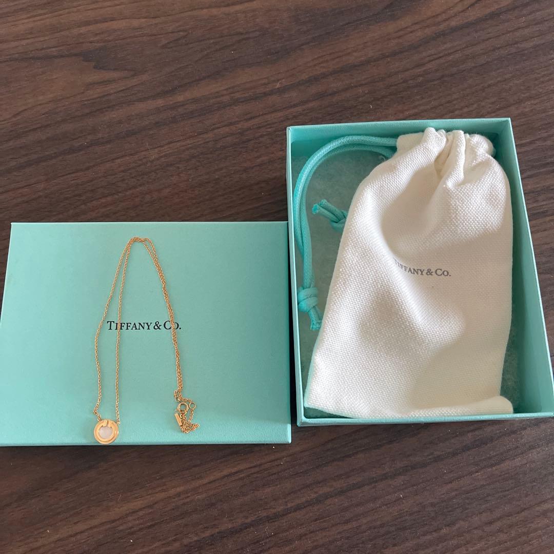 a*e様 【最終値下げ】ティファニー T トゥー マザーオブパール サークル ペ