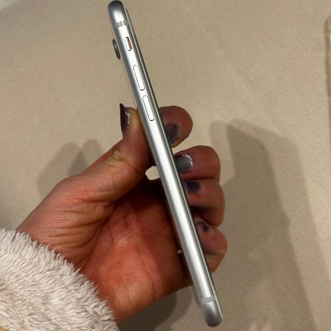 【美品】 iPhone8 ホワイト64GB SIMロック解除済クリアケース付