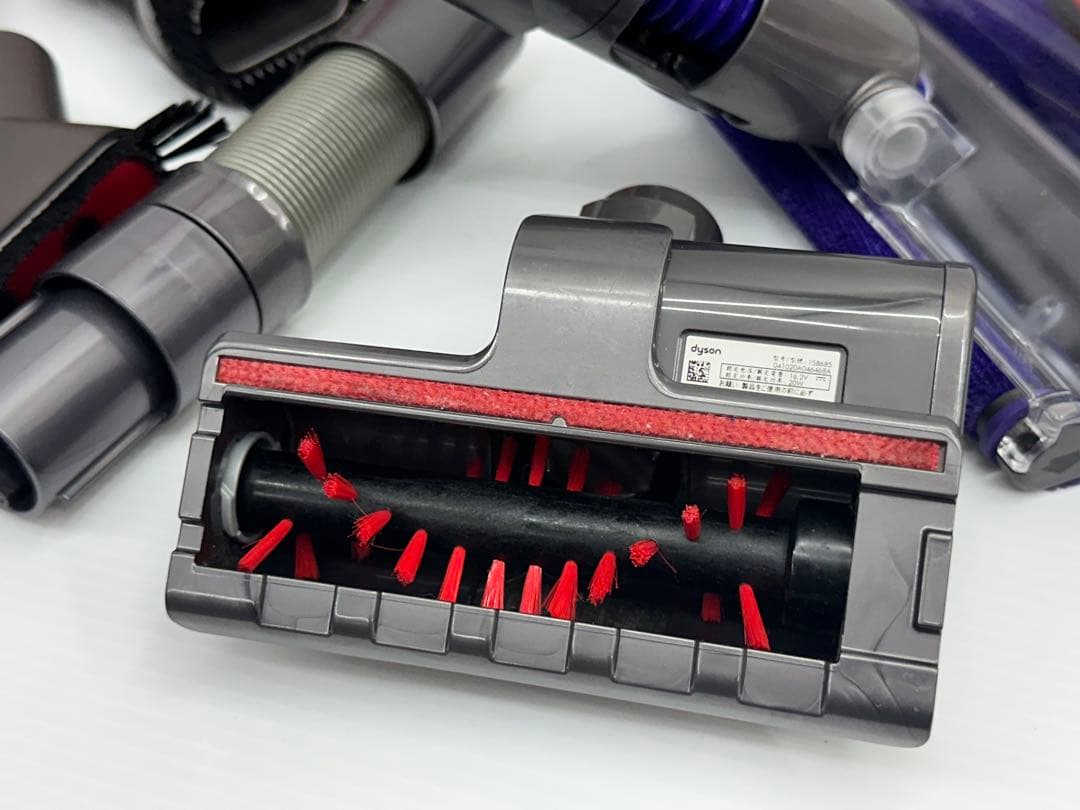 バッテリー付き　SV10K v8 fluffy+ ダイソン ハンディ　赤　掃除機