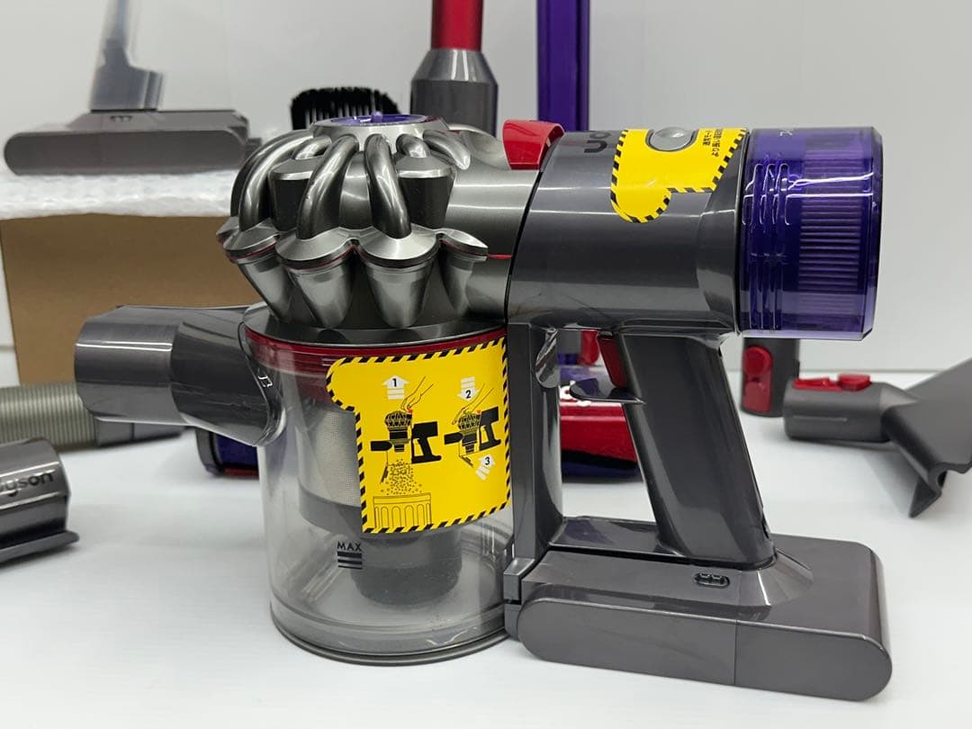 バッテリー付き　SV10K v8 fluffy+ ダイソン ハンディ　赤　掃除機