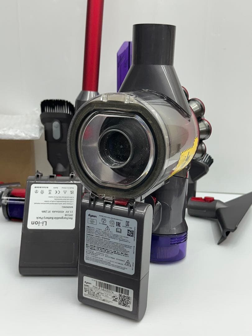 バッテリー付き　SV10K v8 fluffy+ ダイソン ハンディ　赤　掃除機