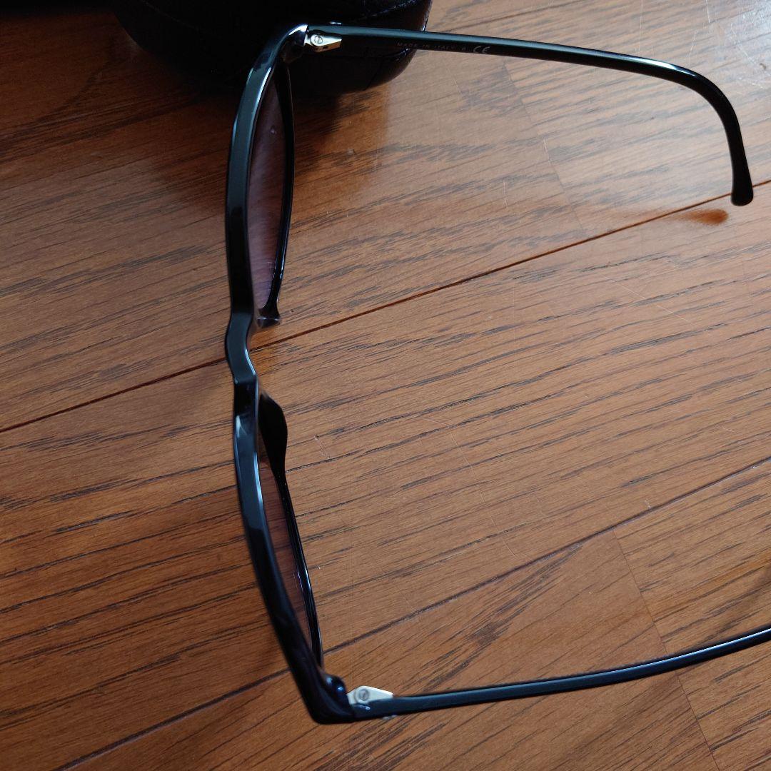 CHANEL ブラック サングラス ケース、箱付き