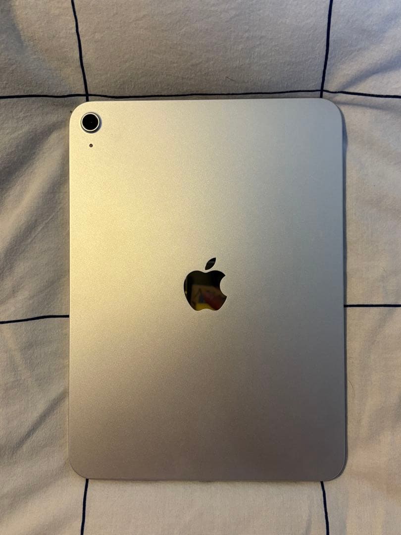 Apple iPad 10.9インチ シルバー 本体 10世代　128GB