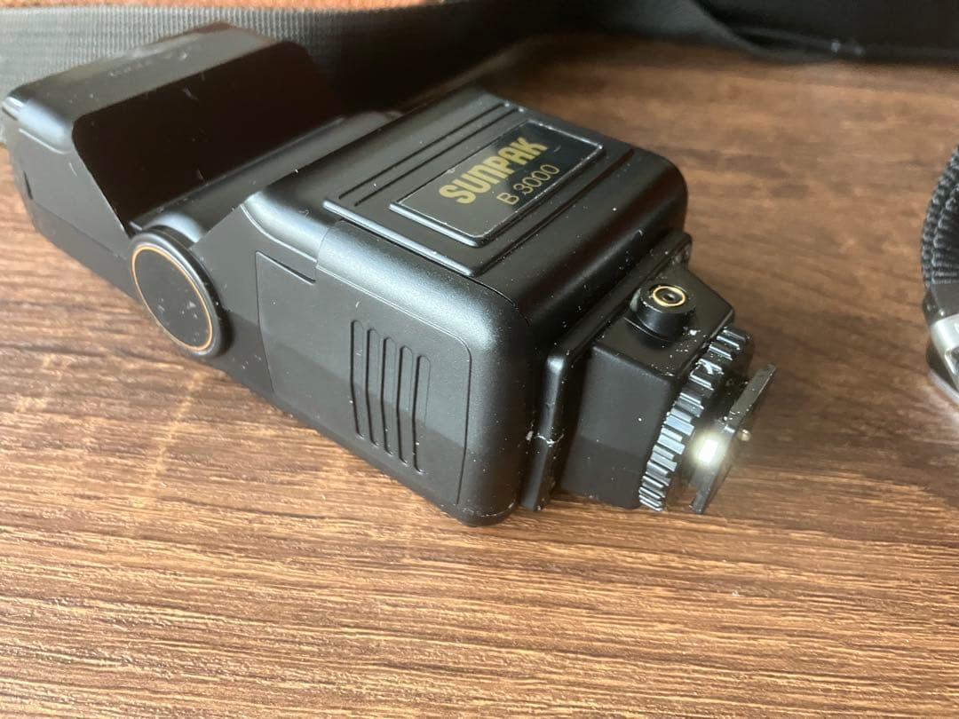 ニコン　FE ストロボ付き