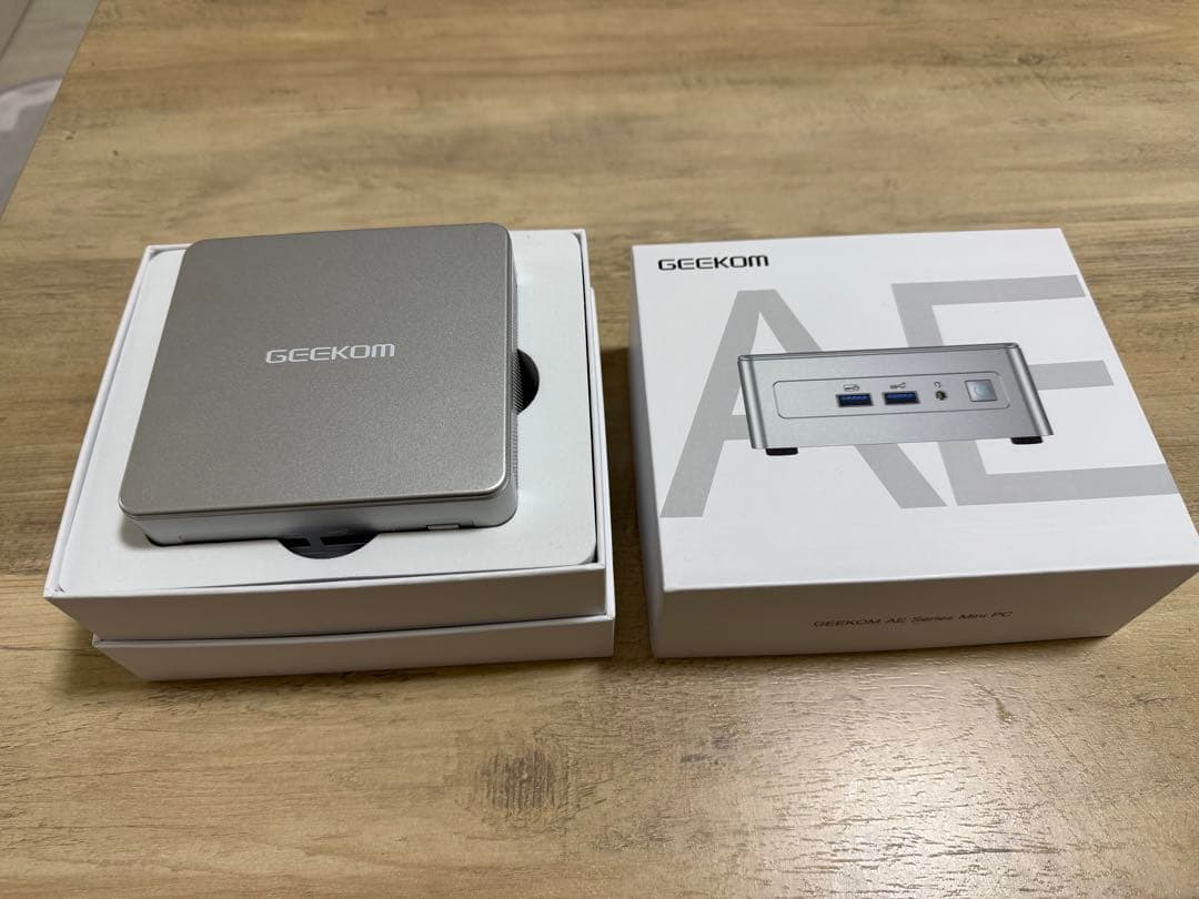 ミニPC GEEKOM AE8 AMDRyzen9 8945HS/Radeon 780M