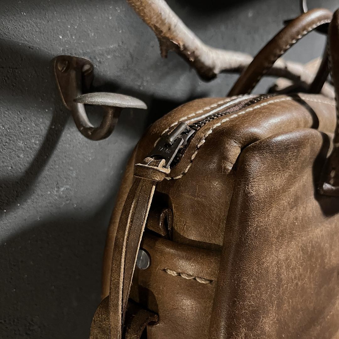 【USED】プエブロレザーのショルダーバッグ 本革 虎目 一点物 #283