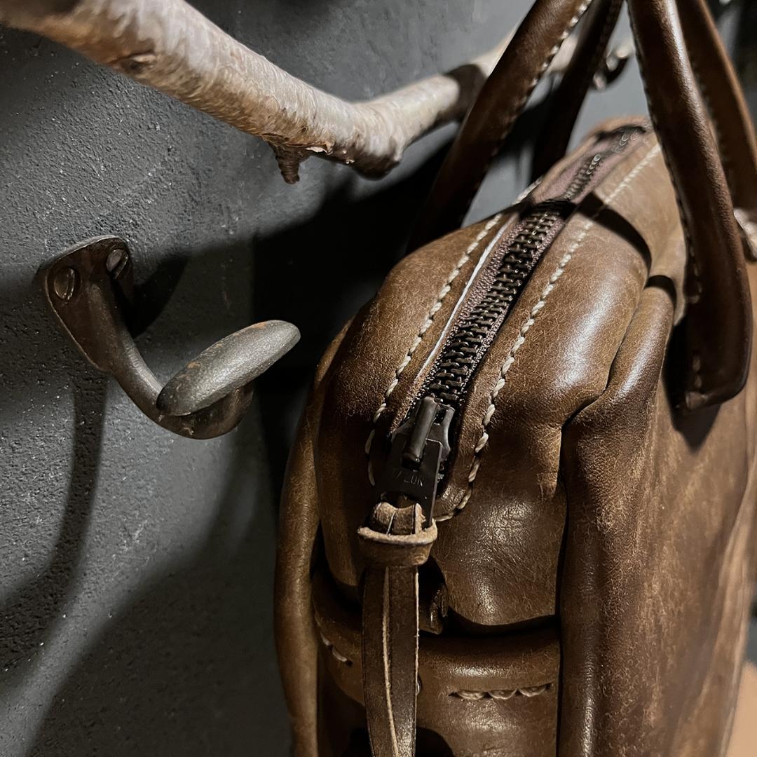 【USED】プエブロレザーのショルダーバッグ 本革 虎目 一点物 #283