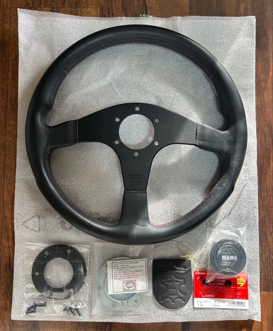 (美品) MOMO ステアリング/チューナー/32パイ！
