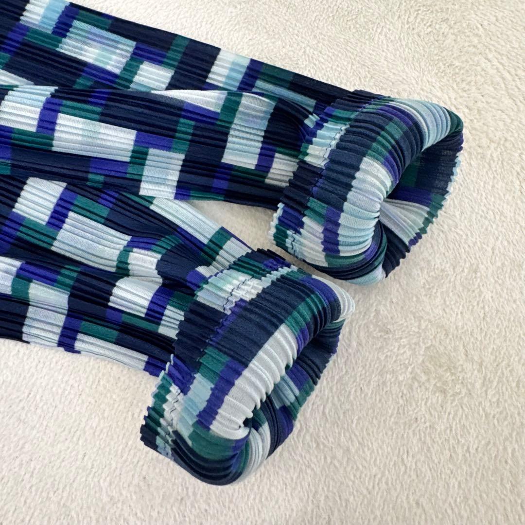 極美品✨PLEATS PLEASE プリーツ　ネイビー　白色　ハイネック　長袖