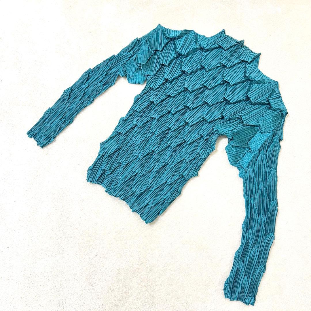 極美品✨ISSEY MIYAKE 立体プリーツ　変形　エメラルドグリーン