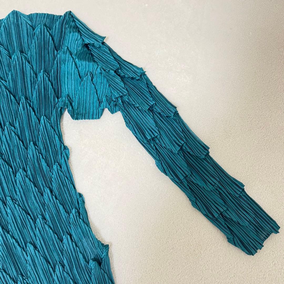 極美品✨ISSEY MIYAKE 立体プリーツ　変形　エメラルドグリーン