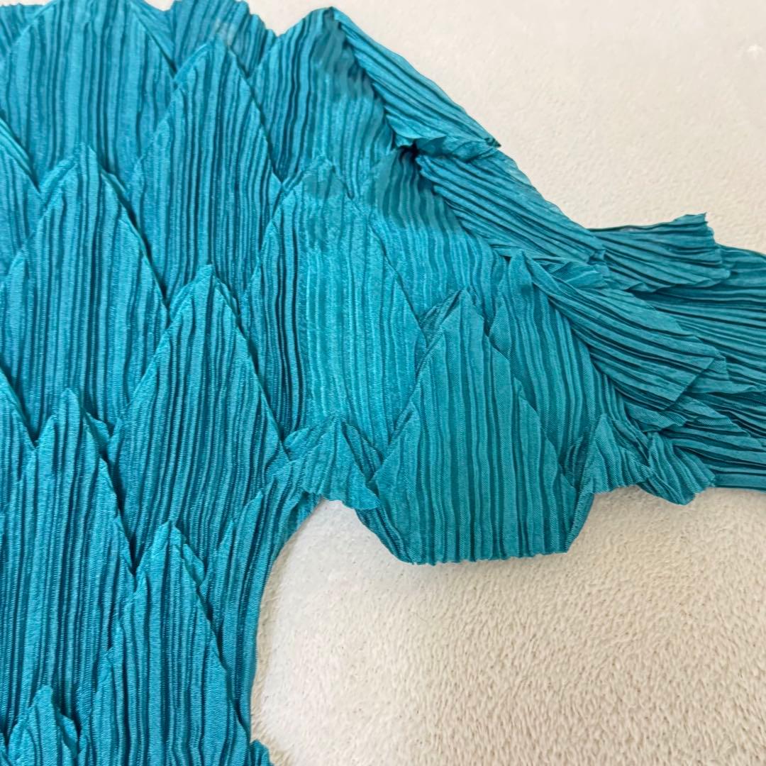 極美品✨ISSEY MIYAKE 立体プリーツ　変形　エメラルドグリーン