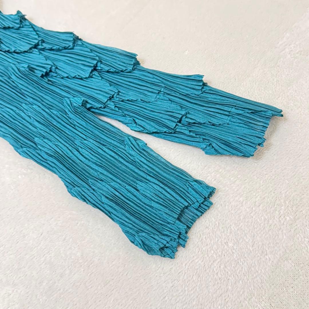 極美品✨ISSEY MIYAKE 立体プリーツ　変形　エメラルドグリーン