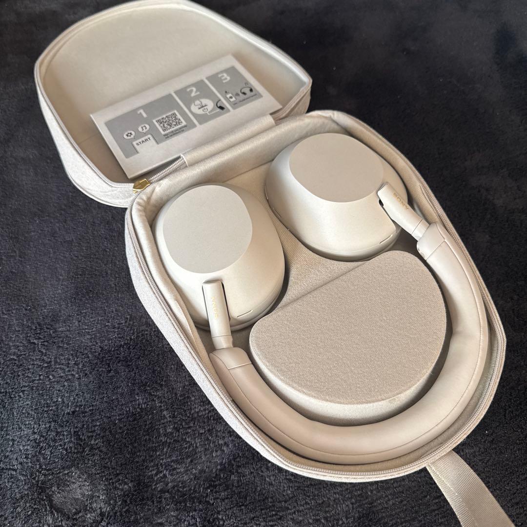 SONY ワイヤレスヘッドホン WH-1000XM5（ホワイト）