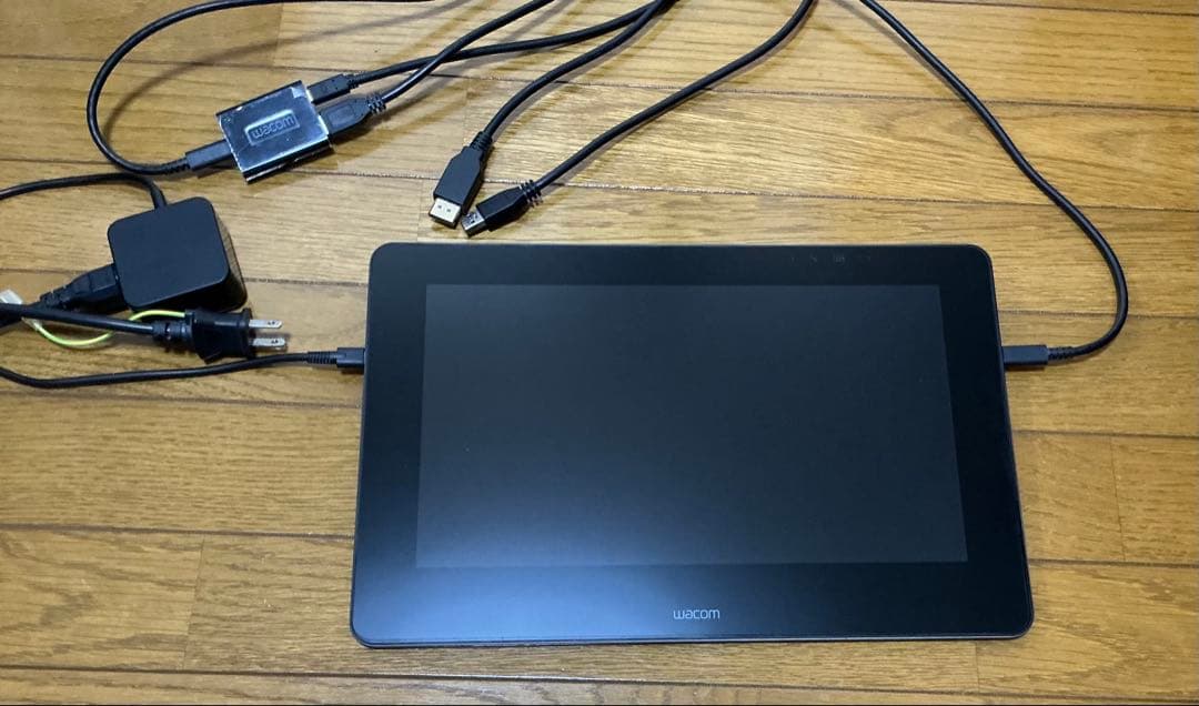 Wacom Cintiqpro 13 本体&ケーブル・ペン・スタンド付き