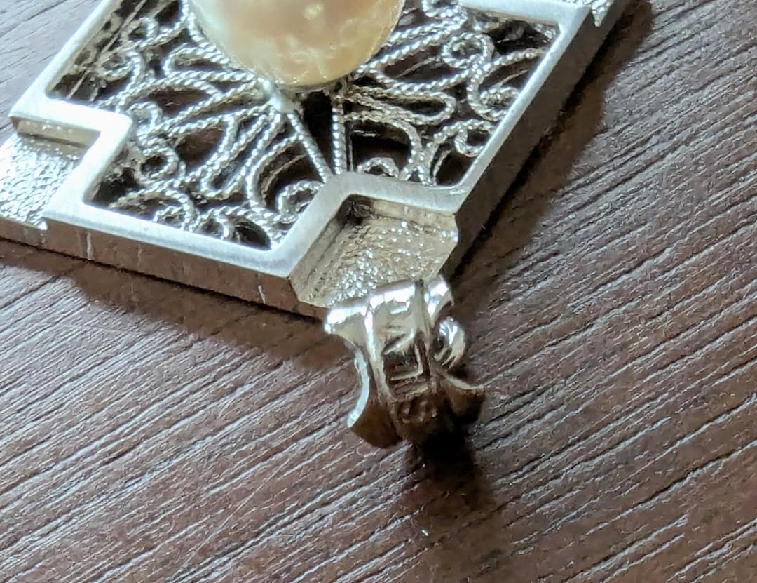 エ*ル様 ３点まとめて ミキモトブローチ・タサキネックレス・ノンブランドペンダン