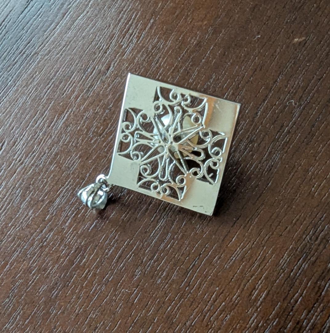 エ*ル様 ３点まとめて ミキモトブローチ・タサキネックレス・ノンブランドペンダン