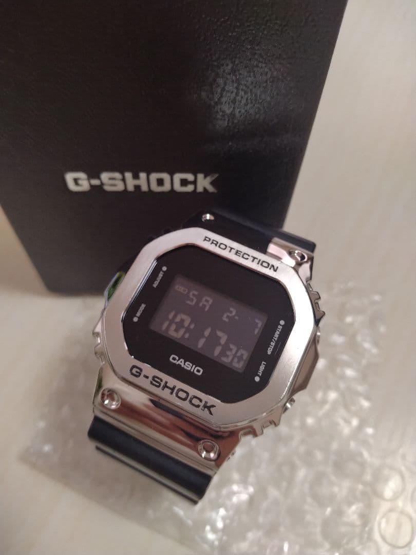 （77）G-SHOCK ジーショック GM-5600　デジタルシルバー