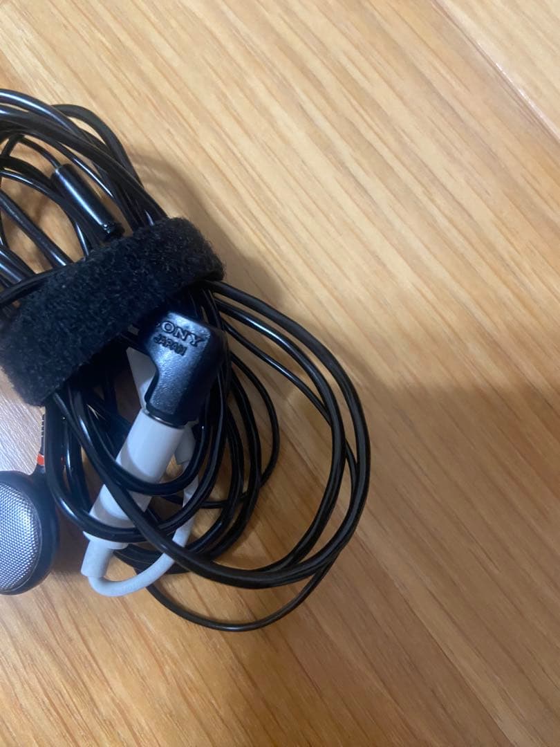 希少高音質SONY】MDR-E252世界初 インナーイヤー 型 ヘッドホン美品)