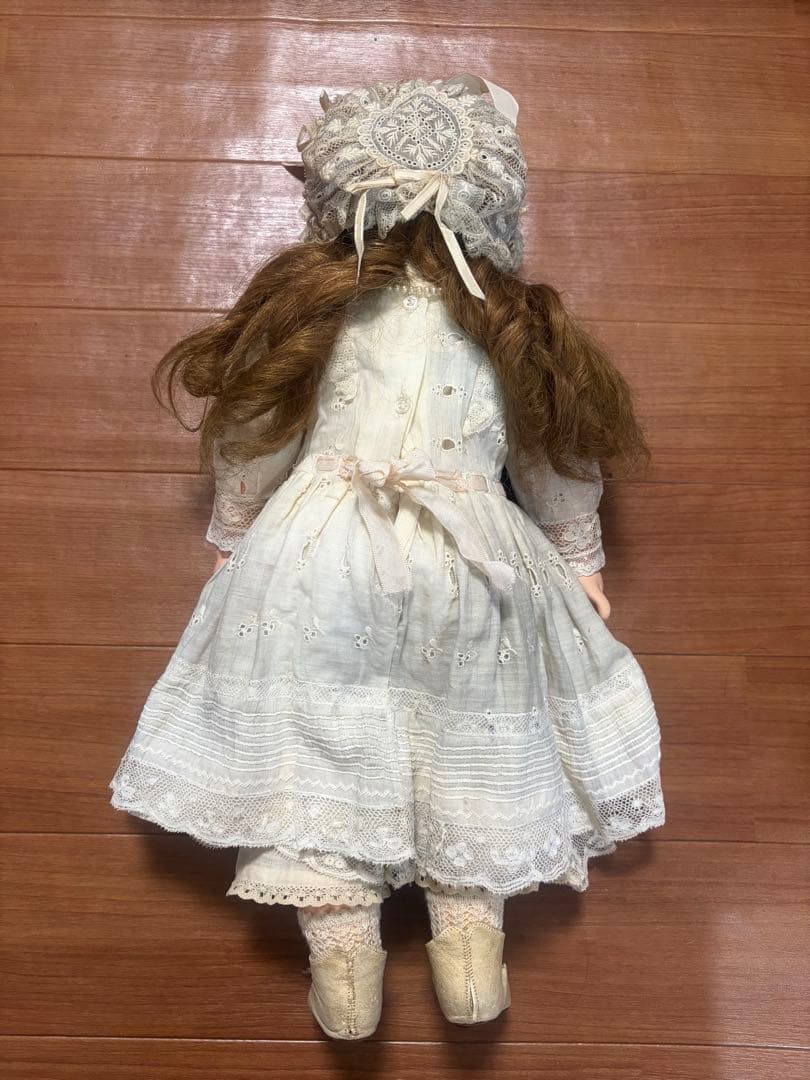 m*i様 PARIS アンティークビスクドール 青い目 白いドレス