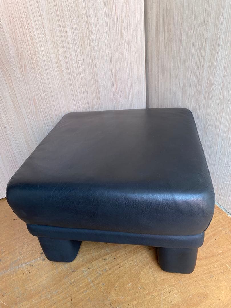 【ヒモラ社】オットマン・スツール　IDC大塚家具・ドイツ製　総革