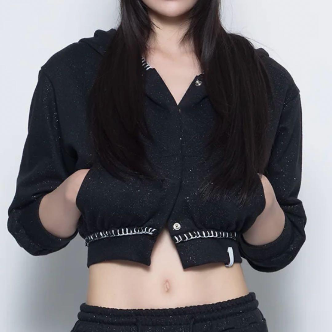 トップス S mid-sleeve hoodie cropped