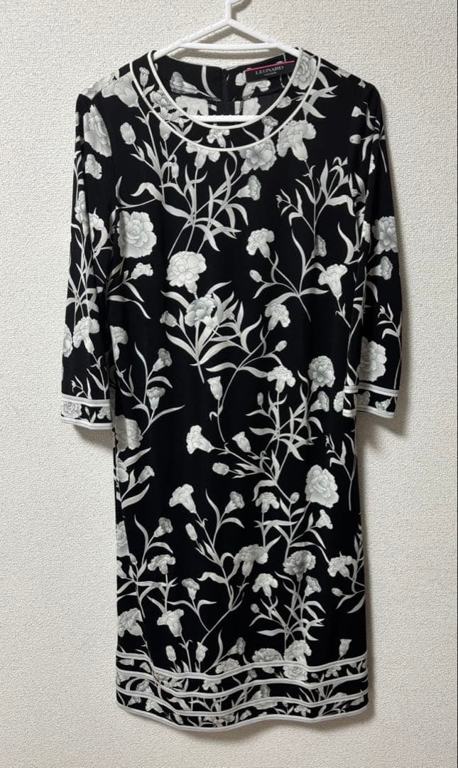 【新品】レオナール 花柄ワンピース ブラック