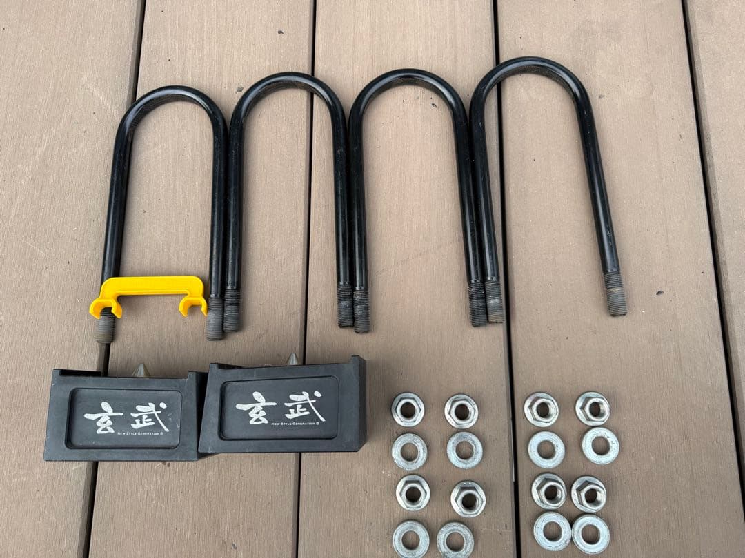 ハイエース玄武2.5インチダウンブロックです。