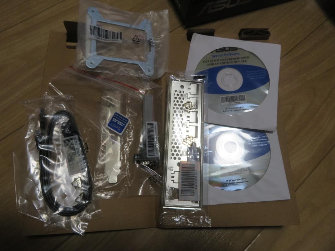 新品 マザーボード ASUS P10S-C/4L　(ATX,LGA1151)