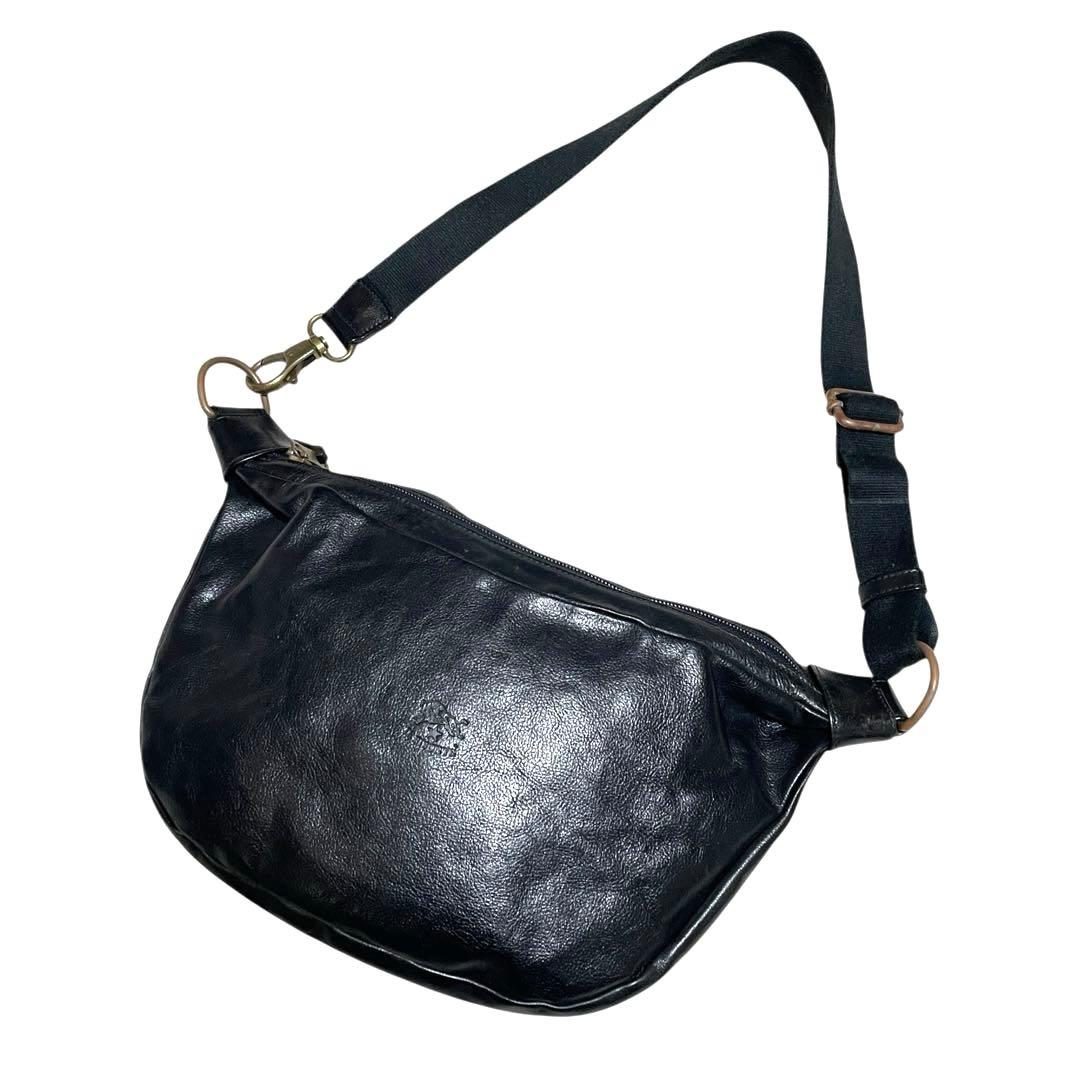 イルビゾンテ 定価7.2万 ショルダーバッグ ボディバッグ ハーフムーン レザー