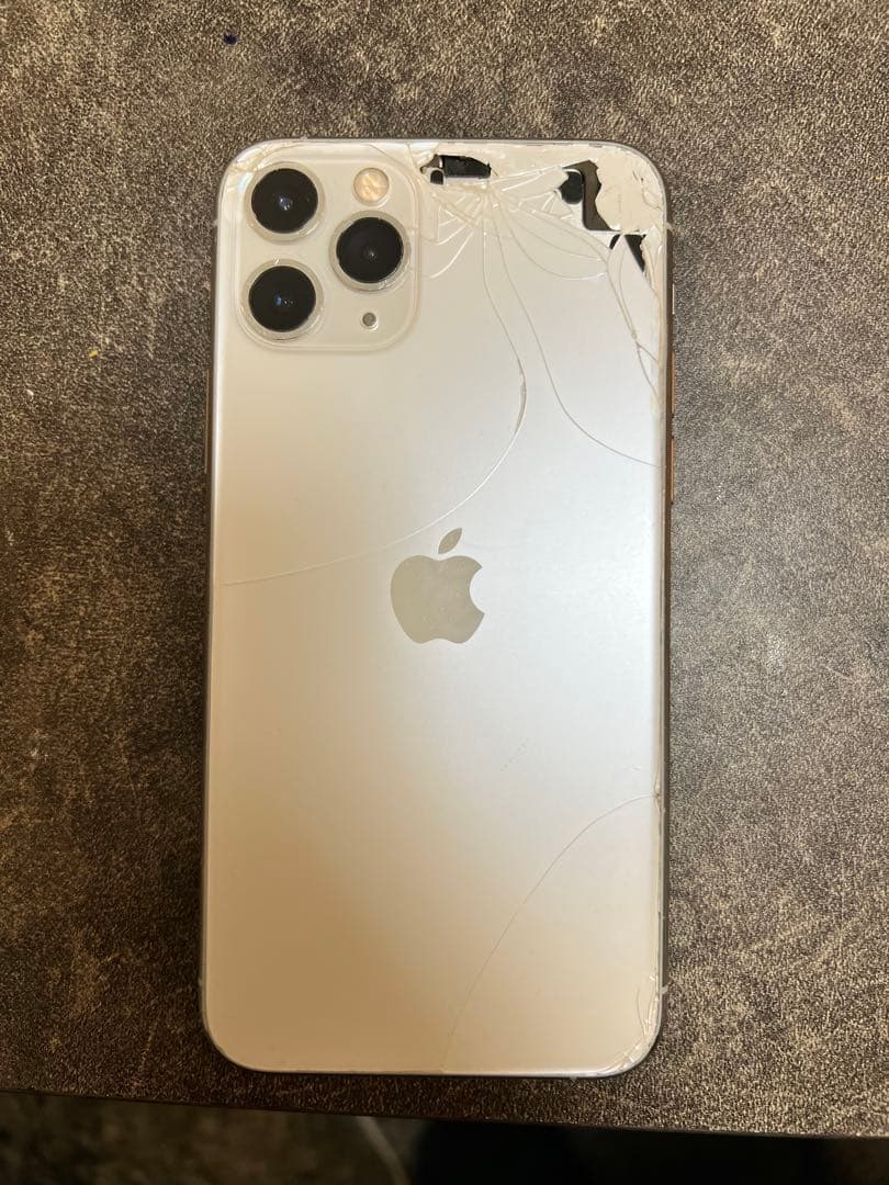 iPhone11pro 256GB アクティベーションロック　解除済み　箱付き