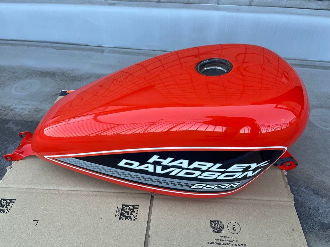 HARLEY-DAVIDSON XL883R オレンジ タンク　インジェクション