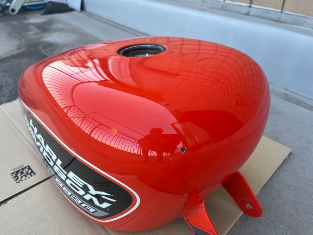 HARLEY-DAVIDSON XL883R オレンジ タンク　インジェクション