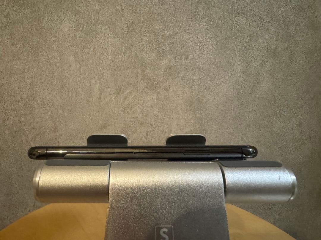 【美品】iPhoneX 256GB ＋画面保護フィルム付き