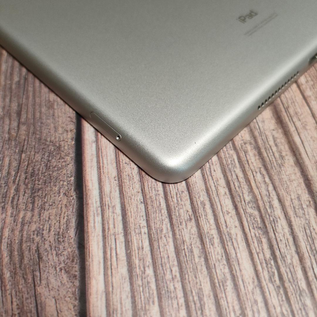 iPad 第8世代 128GB シルバー SIMフリー 超美品