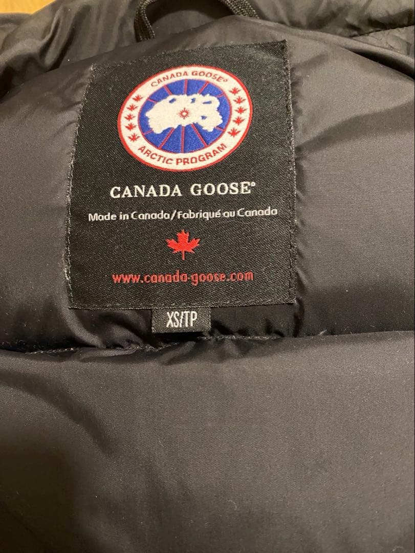 ピ*ロ様 美品　カナダグース　ダウンベスト　黒