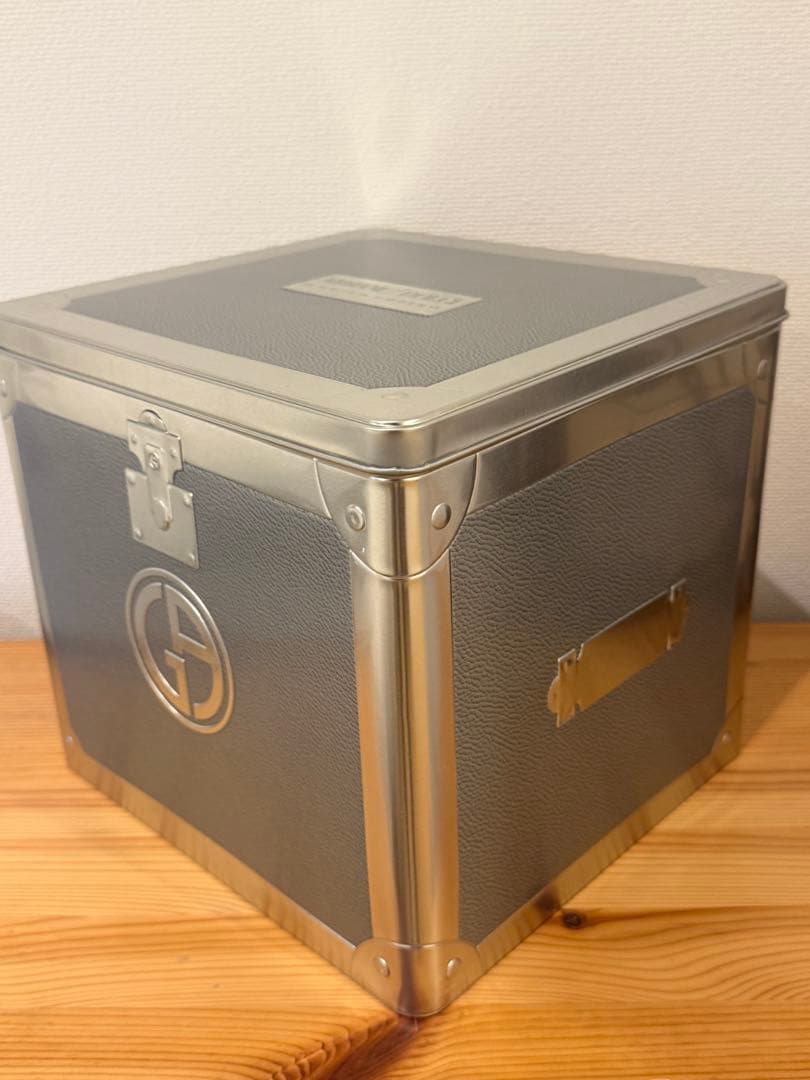 【アルマーニドルチェ 】パネトーネ 1kg 特大季節限定メタルBOX