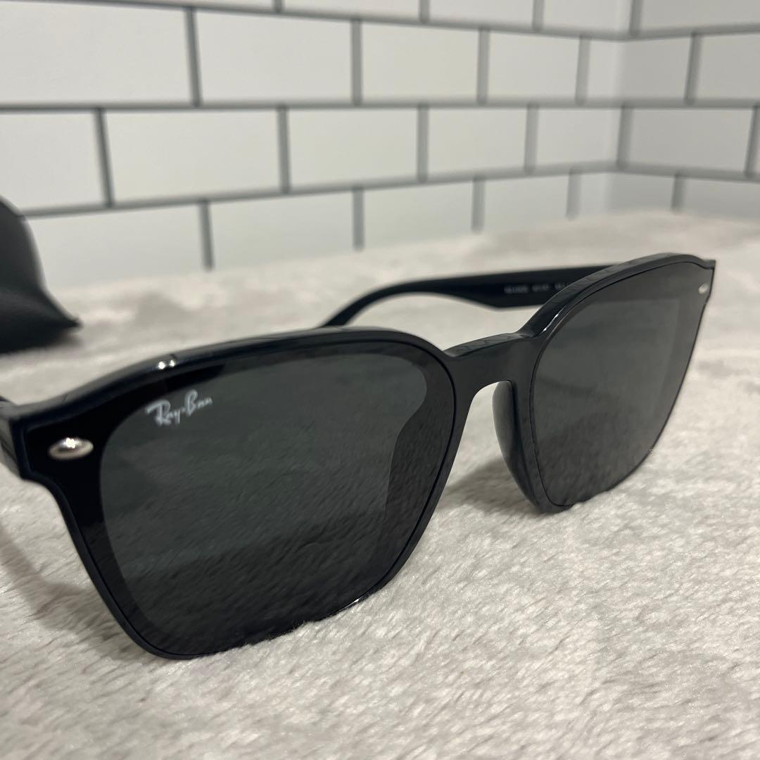 Ray-Ban ブラック サングラス RB4392D