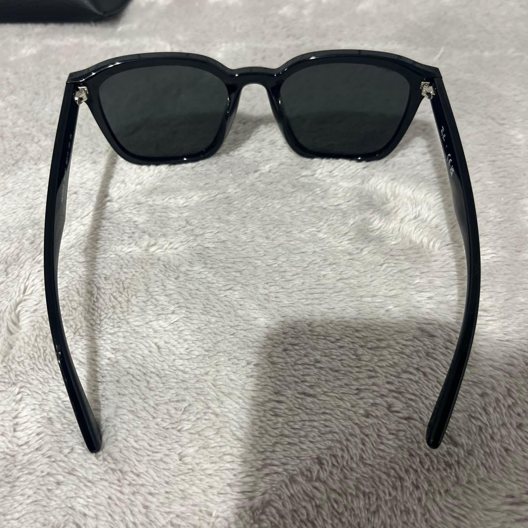 Ray-Ban ブラック サングラス RB4392D