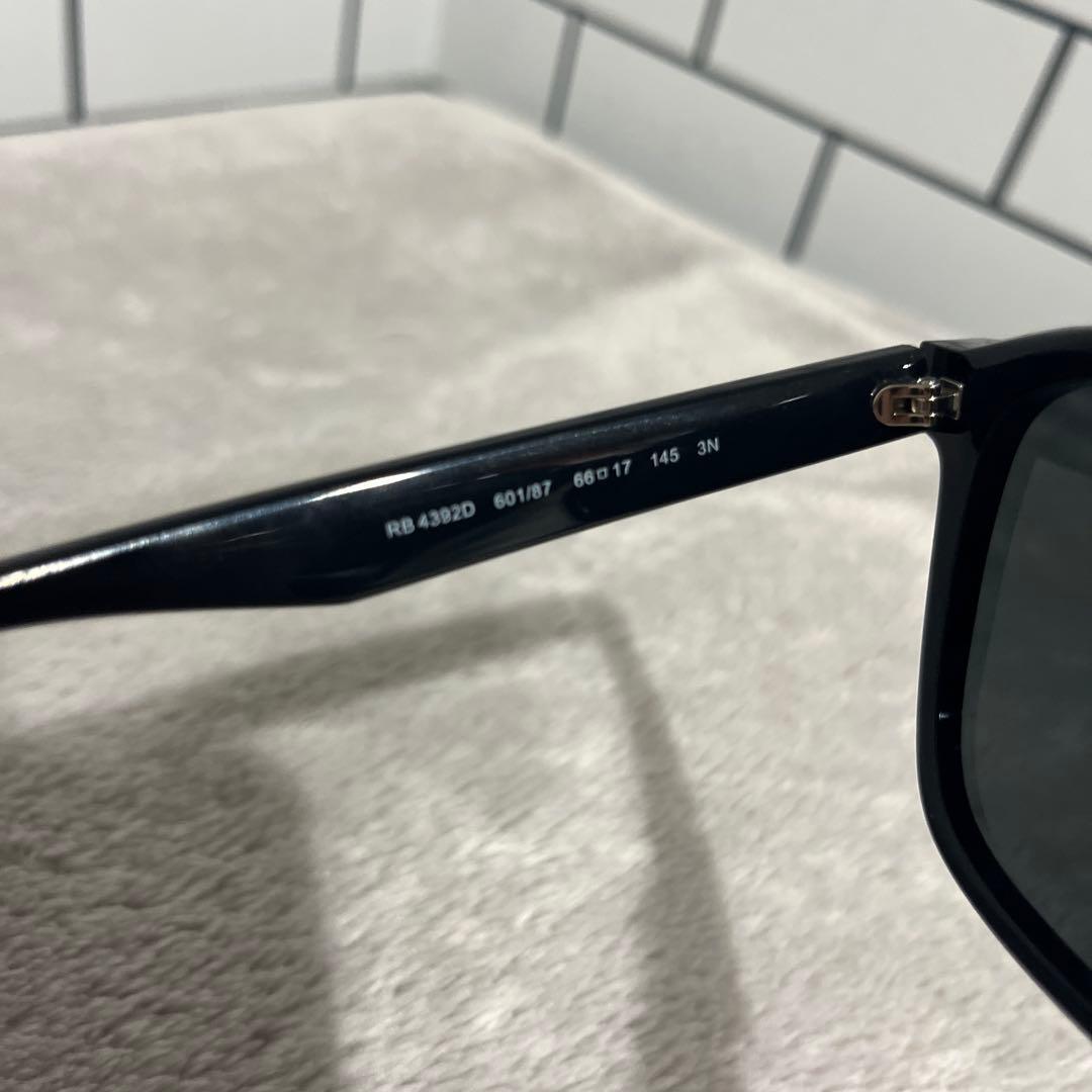 Ray-Ban ブラック サングラス RB4392D