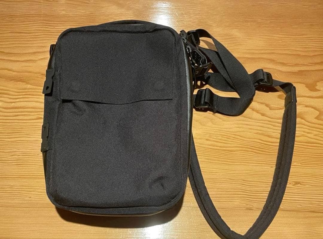 BLACK EMBER ブラックショルダーバッグ