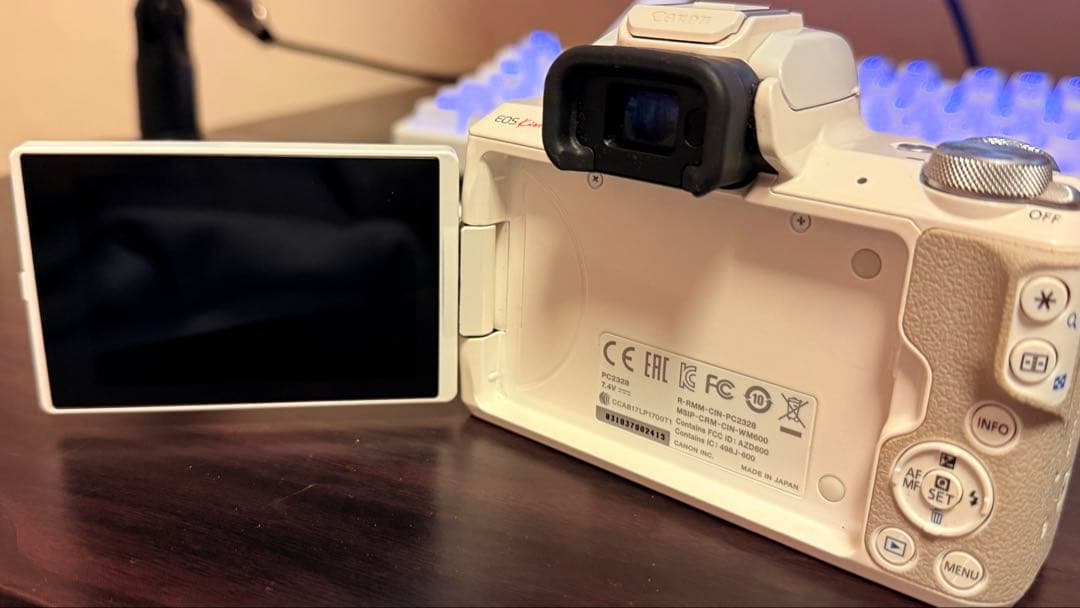 Canon EOS Kiss M ダブルレンズキット ホワイト