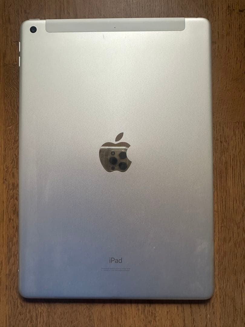 Apple iPad 7th wifi＋cellularモデル^_−☆