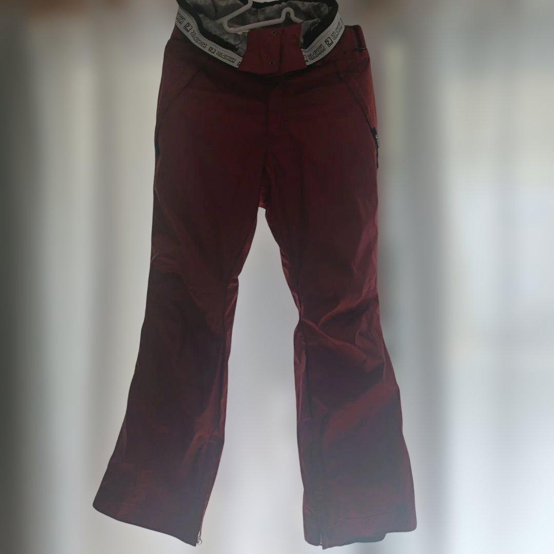 スノーボード　スキー　ウェア　 花柄ジャケットとパンツ　　上下セット